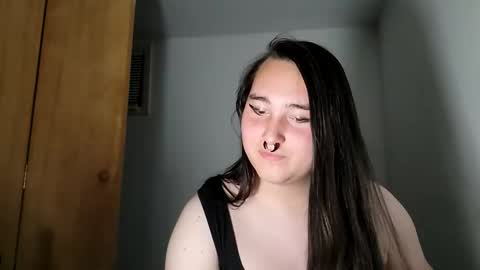 Snapshot of nonbinarybeauty20 chatting on 15, 10, 2025 nonbinarybeauty20 online show from 15, 10, 2025