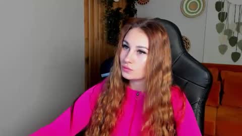 NoraFoxes online show from 24, 11, 2025