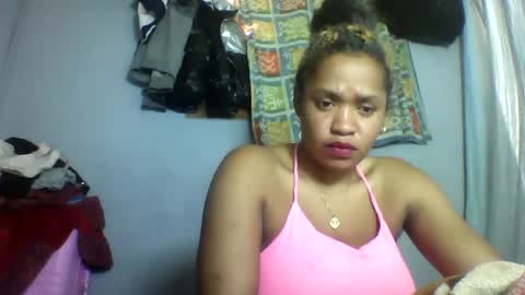 Snapshot of nosminah01 chatting on 12, 9, 2025 nosminah01 online show from 12, 9, 2025