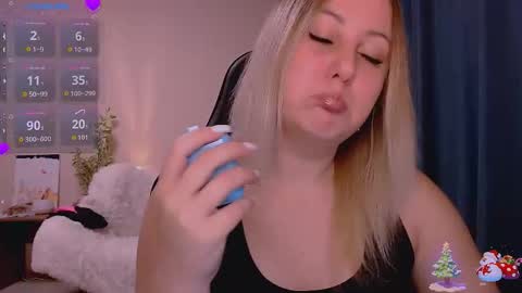 Snapshot of not_nakedcat chatting on 21, 12, 2025 hi glad to chat online show from 21, 12, 2025