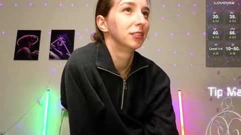 Hello My name is Helene NTMU  Finger up if u like what u see online show from 5, 2, 2025