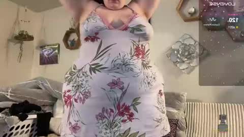 NotUrBabyMoms online show from 16, 12, 2024