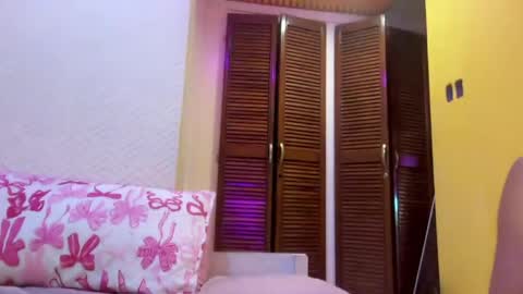 Snapshot of nova_licious chatting on 26, 5, 2026 nova_licious online show from 26, 5, 2026
