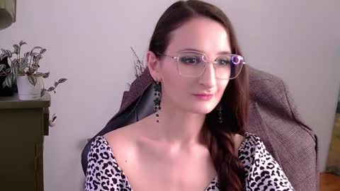 nova_mystic online show from 15, 10, 2025