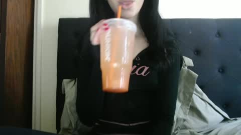 Snapshot of novafrey chatting on 29, 6, 2026 Olivia online show from 29, 6, 2026