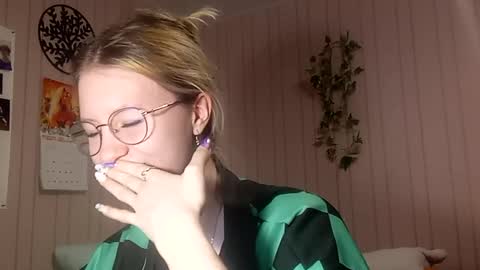 Sari  It is my first day  online show from 25, 2, 2026