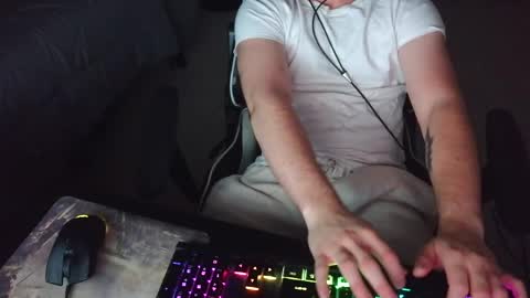 nsfwlogan50 online show from 27, 4, 2026