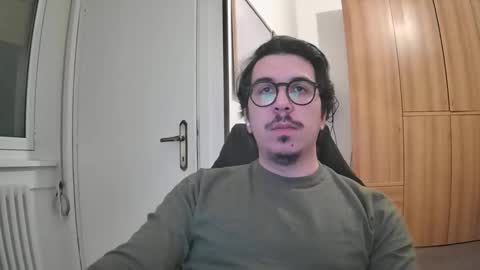 nuotatore90 online show from 8, 3, 2025