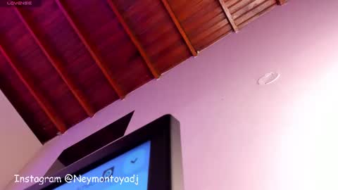 Snapshot of nut_foxx chatting on 18, 6, 2026 online show from 18, 6, 2026