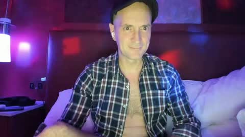 Snapshot of nyhudsonvalleyfun chatting on 16, 10, 2025 HudsonValleyNYfun online show from 16, 10, 2025