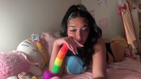 Snapshot of nylasinns chatting on 17, 5, 2026 nylasinns online show from 17, 5, 2026