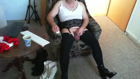 Snapshot of nyloniasau chatting on 23, 4, 2026 Strumpfhose online show from 23, 4, 2026