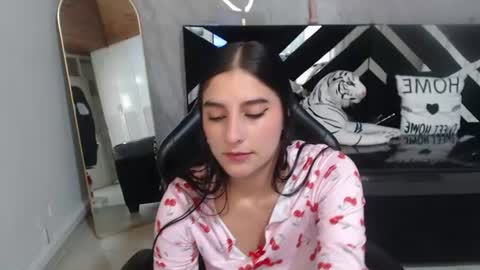 Nia  online show from 10, 7, 2026