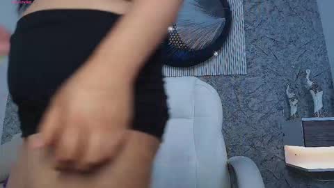 independent model online show from 14, 2, 2026