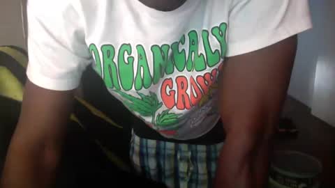 Snapshot of officialmoneyxxx chatting on 21, 12, 2024 Money online show from 21, 12, 2024