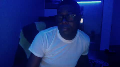 Snapshot of officialmoneyxxx chatting on 22, 12, 2024 Money online show from 22, 12, 2024