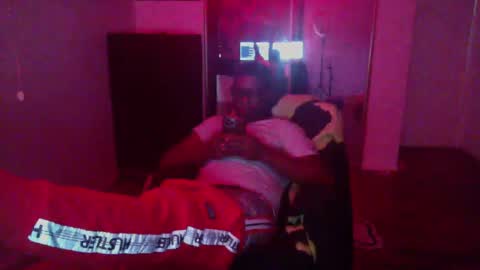 Snapshot of officialmoneyxxx chatting on 22, 1, 2025 Money online show from 22, 1, 2025