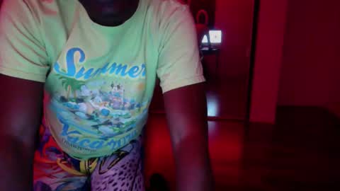 Snapshot of officialmoneyxxx chatting on 19, 10, 2025 Money online show from 19, 10, 2025