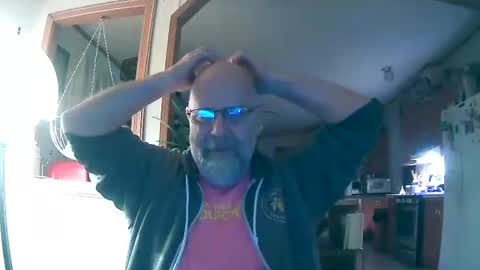 Maximus No Mo online show from 23, 12, 2025