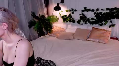 Snapshot of oh__lily chatting on 10, 7, 2026 Lily online show from 10, 7, 2026