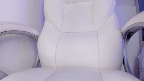 Holly online show from 2, 2, 2025