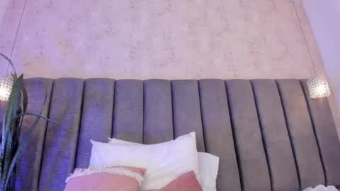 Holly online show from 25, 2, 2025