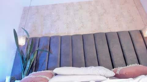 Holly online show from 8, 3, 2025