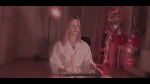 your dear Lilith Chapman online show from 15, 9, 2025