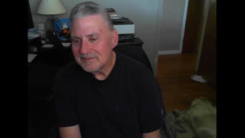 Snapshot of ohfukitsbob chatting on 3, 10, 2025 ohfukitsbob online show from 3, 10, 2025