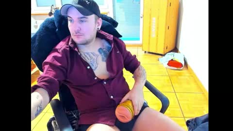 Snapshot of ohihoe92 chatting on 2, 12, 2024 Chris online show from 2, 12, 2024