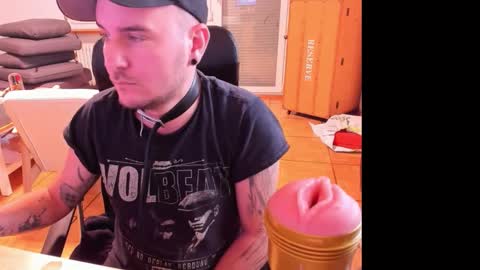 Snapshot of ohihoe92 chatting on 12, 9, 2025 Chris online show from 12, 9, 2025