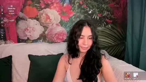 Snapshot of ohminnie chatting on 5, 7, 2026 Maria online show from 5, 7, 2026