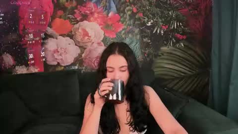 Snapshot of ohminnie chatting on 9, 7, 2026 Maria online show from 9, 7, 2026