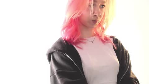 Emi and Ohpi online show from 22, 4, 2026