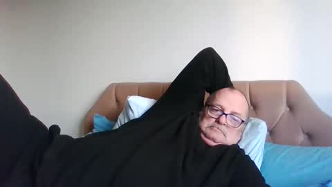 Snapshot of old_fkr chatting on 4, 3, 2025 old_fkr online show from 4, 3, 2025