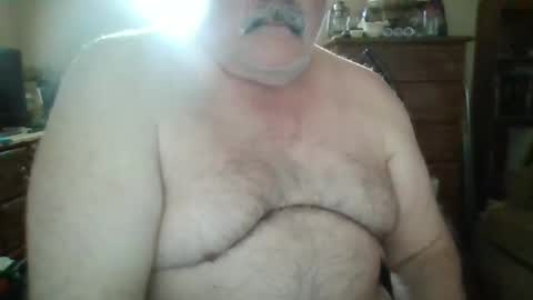 Snapshot of oldcockforyngladies chatting on 1, 3, 2025 oldcockforyngladies online show from 1, 3, 2025