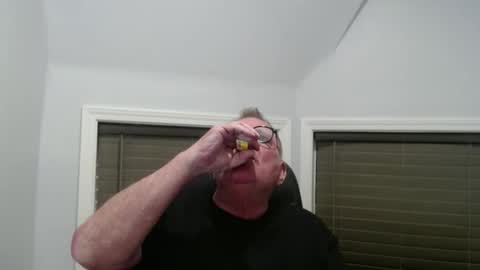 Snapshot of oldguybigd chatting on 30, 4, 2026 oldguybigd online show from 30, 4, 2026