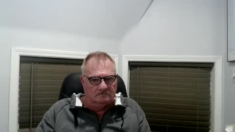 Snapshot of oldguybigd chatting on 4, 6, 2026 oldguybigd online show from 4, 6, 2026