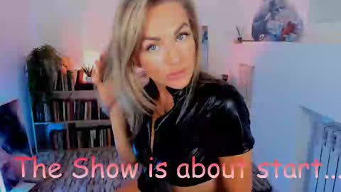 oliva_candy online show from 16, 12, 2024