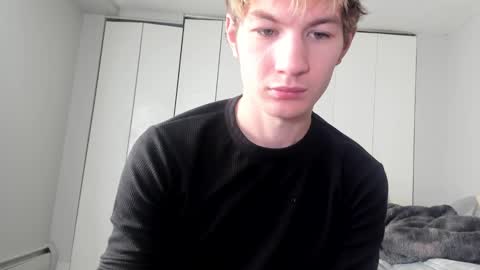 Snapshot of oliver_beck chatting on 2, 12, 2024 Oliver Beck online show from 2, 12, 2024