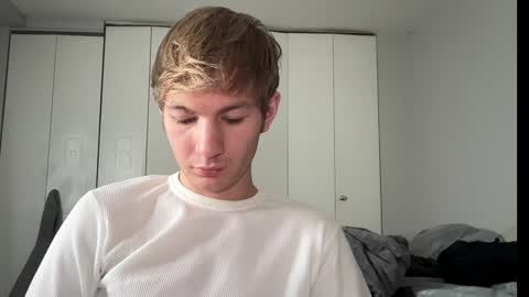 Snapshot of oliver_beck chatting on 6, 12, 2024 Oliver Beck online show from 6, 12, 2024