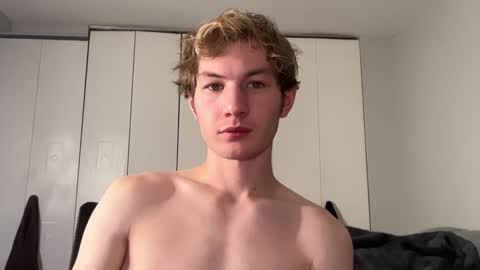 Snapshot of oliver_beck chatting on 10, 12, 2024 Oliver Beck online show from 10, 12, 2024