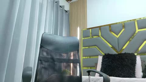 Snapshot of oliver_bigblack_cock chatting on 7, 6, 2026 Oliver online show from 7, 6, 2026