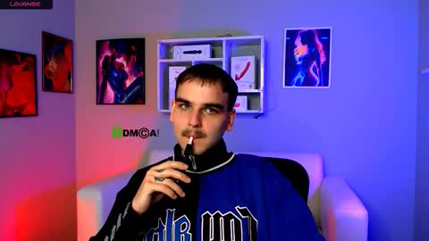 Snapshot of oliver_hill_ chatting on 16, 11, 2025 oliver hill online show from 16, 11, 2025