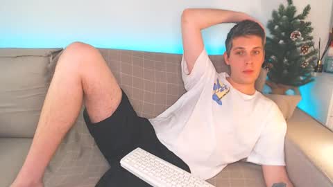 Snapshot of oliver_hort chatting on 8, 1, 2025 Oliver online show from 8, 1, 2025