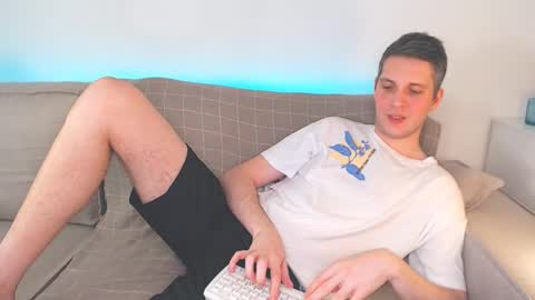 Snapshot of oliver_hort chatting on 12, 2, 2025 Oliver online show from 12, 2, 2025