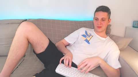 Snapshot of oliver_hort chatting on 5, 3, 2025 Oliver online show from 5, 3, 2025