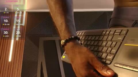 OLIVER LAURENT online show from 14, 4, 2026