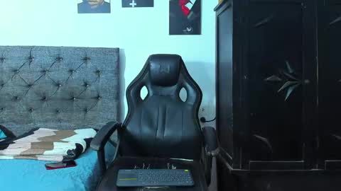 oliver_smith_2 online show from 23, 4, 2026