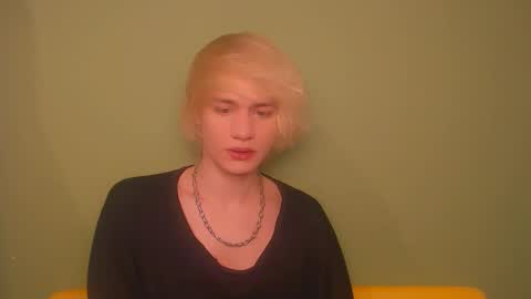 Snapshot of oliver_sweet_ chatting on 2, 12, 2024 Oliver online show from 2, 12, 2024